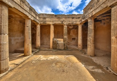 Exploring the Tombs of the Kings